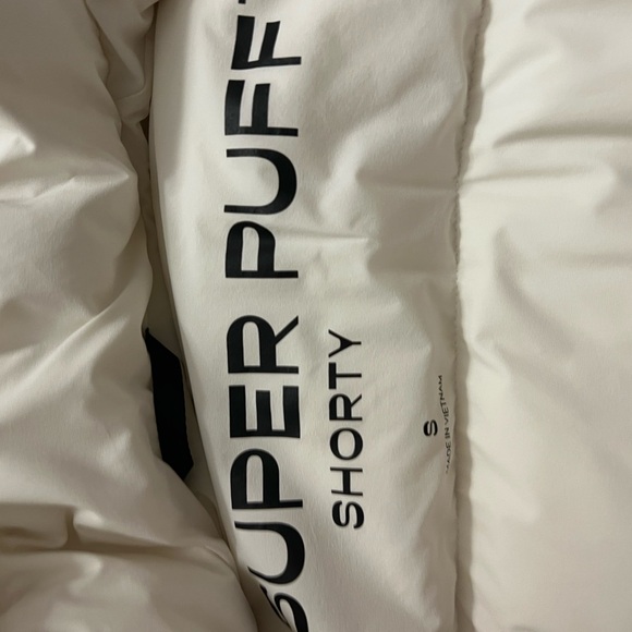 Aritzia Cream Puffer Jacket - Picture 3 of 3